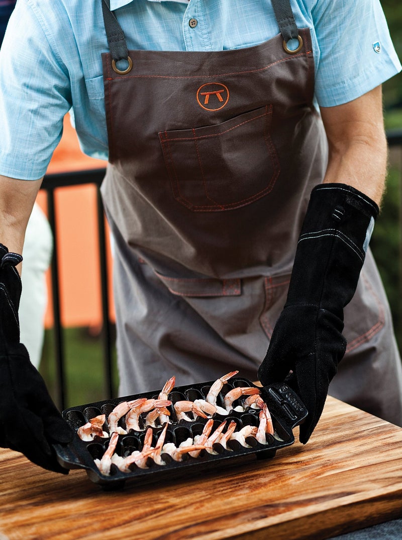 Outset 76375 Shrimp Cast Iron Grill and Serving Pan , Black - Image 3